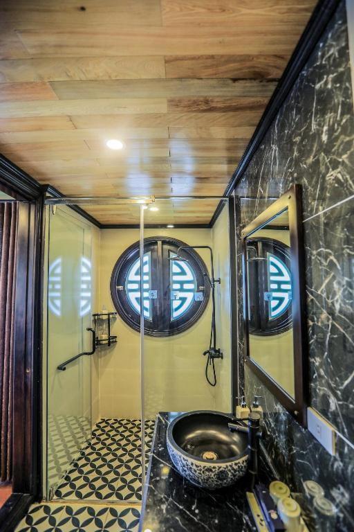 ホテル Cozy Boutique Cruise Dong Khe Sau エクステリア 写真