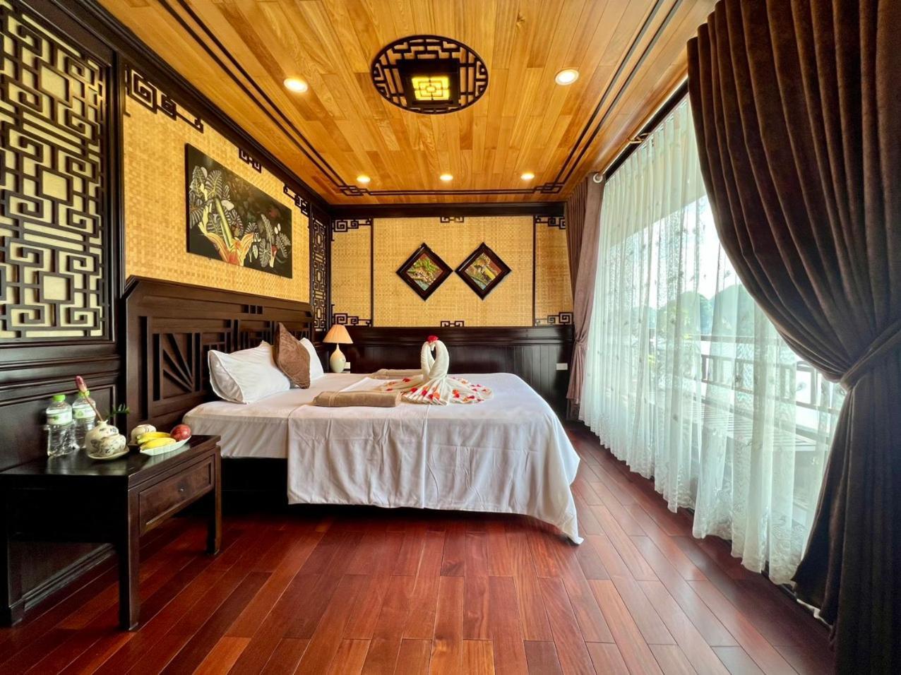 ホテル Cozy Boutique Cruise Dong Khe Sau エクステリア 写真