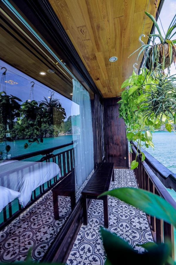 ホテル Cozy Boutique Cruise Dong Khe Sau エクステリア 写真